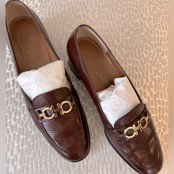 FERRAGAMO Loafers in EUC. Made in Florence. Like new! - Picture 2 of 9